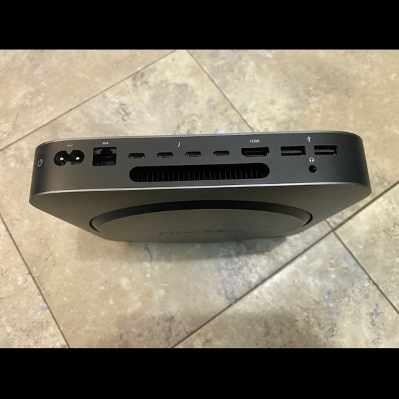 Mac 2018 Processor 3.6GHz Intel Core i3
Ram 8GB 2667 MHz DDR4
126GB SSD + 1TB HD - Picture 4 of 13